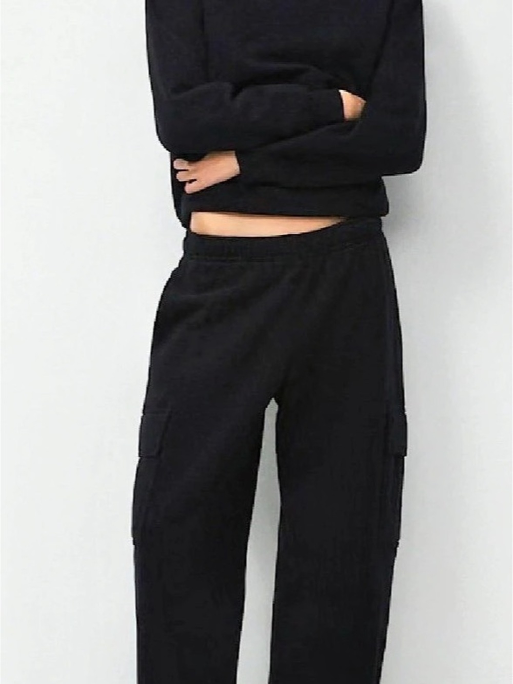 Aritzia Cozy Sweatfleece Mega Cargo Sweatpant Black Cargo Jogger Pants Like New